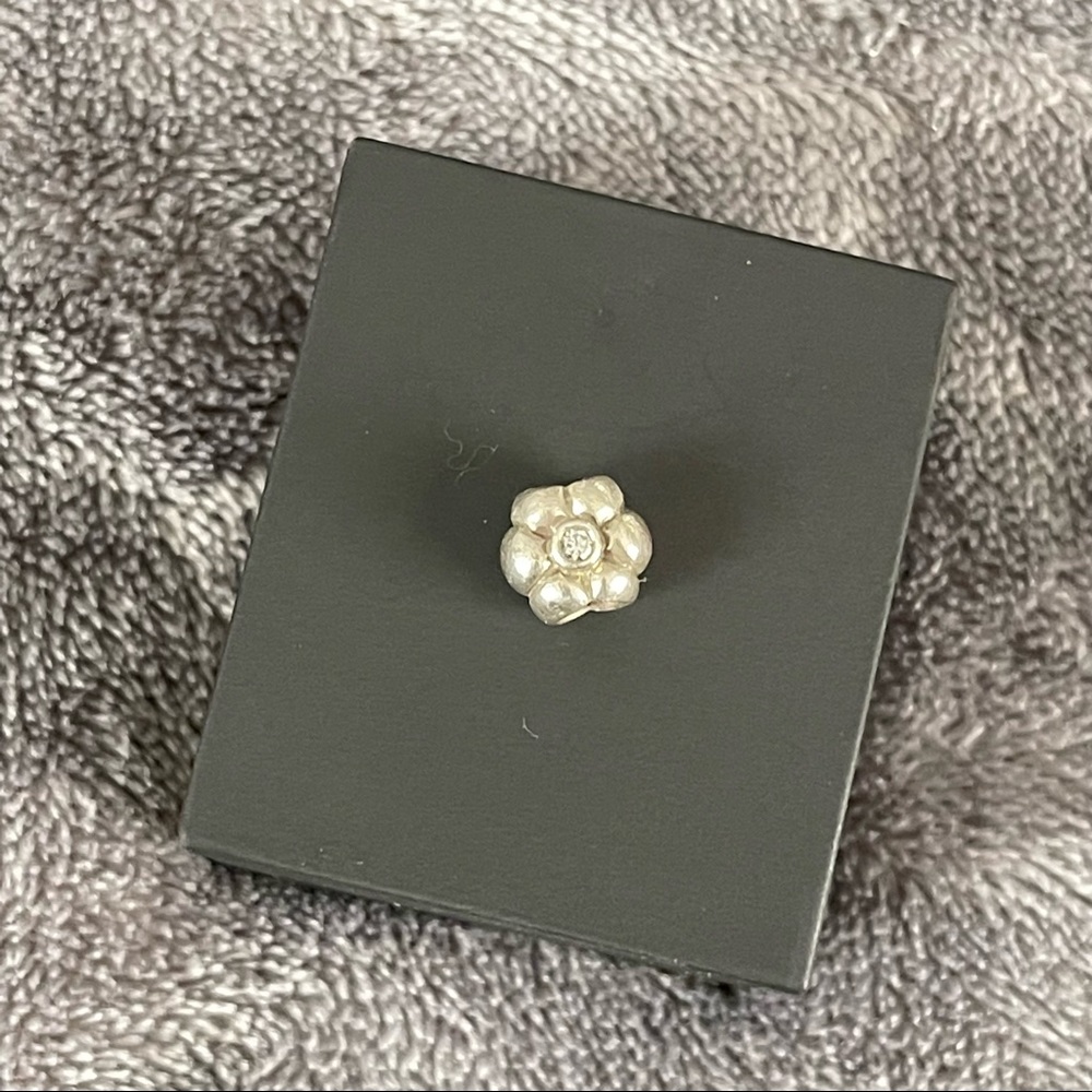 Flower Pandora charm